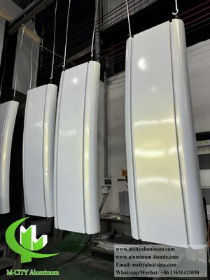 Καλή τιμή Διπλής Καμπυλότητας Πάνελ Αλουμινίου με Επίστρωση Πούδρας και CNC Χαραγμένες Υπερβολικές Μεταλλικές Προσόψεις σε Προσαρμόσιμα Χρώματα RAL σε απευθείας σύνδεση