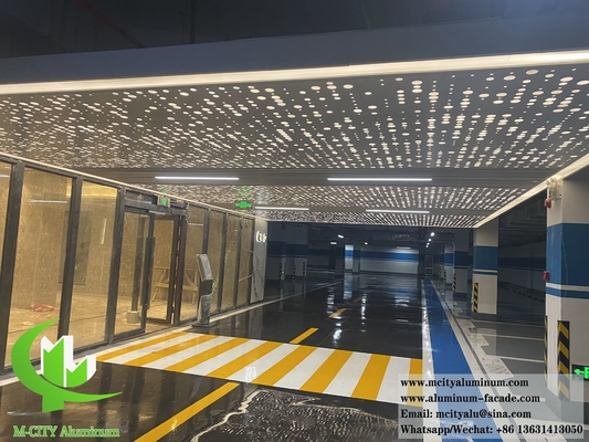 Διατρυβωμένο μεταλλικό ταβάνι φύλλο αλουμινίου ανθεκτικό υλικό με LED φως μοντέρνο σχεδιασμό