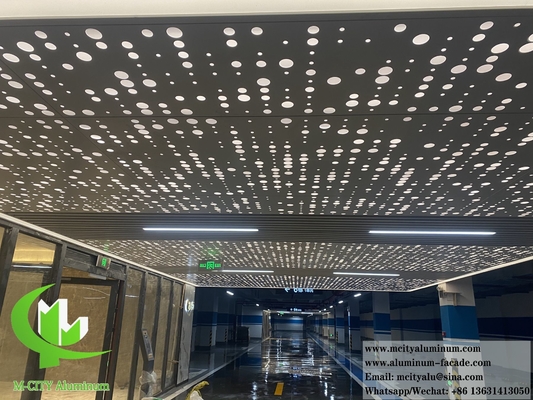 Διατρυβωμένο μεταλλικό ταβάνι φύλλο αλουμινίου ανθεκτικό υλικό με LED φως μοντέρνο σχεδιασμό