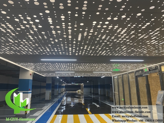 Διατρυβωμένο μεταλλικό ταβάνι φύλλο αλουμινίου ανθεκτικό υλικό με LED φως μοντέρνο σχεδιασμό
