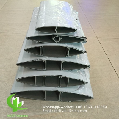100 mm Οριζόντια Σταθερή ηλιακή μαντήλα Αρχιτεκτονική μαντήλα από αλουμίνιο με προφίλ αεροπεταλίδων για το τείχος κουρτίνας προσόψεως