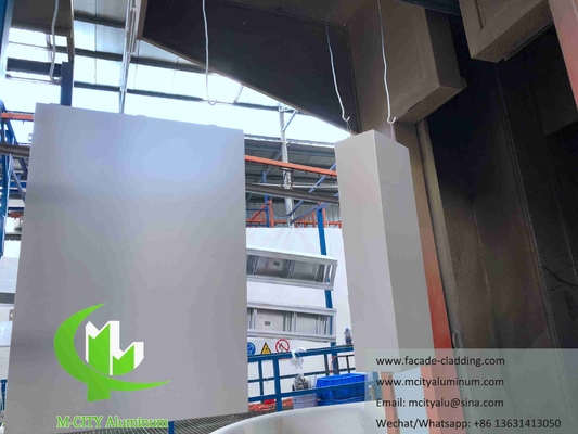 Μεταλλικός πίνακας κοπής CNC από αλουμίνιο με διάτρητο πίνακα φθοροανθράκων για το κάλυμμα προσόψεων