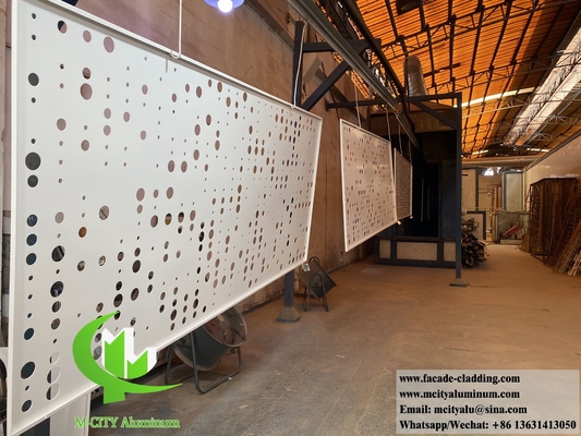 Εικόνα με σχήματα από αλουμίνιο με το laser cut